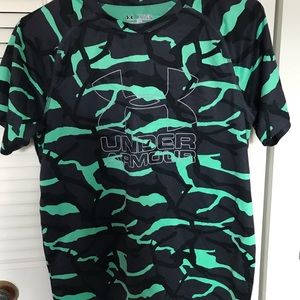 Under Armor athletic shirt Youth teen Boys